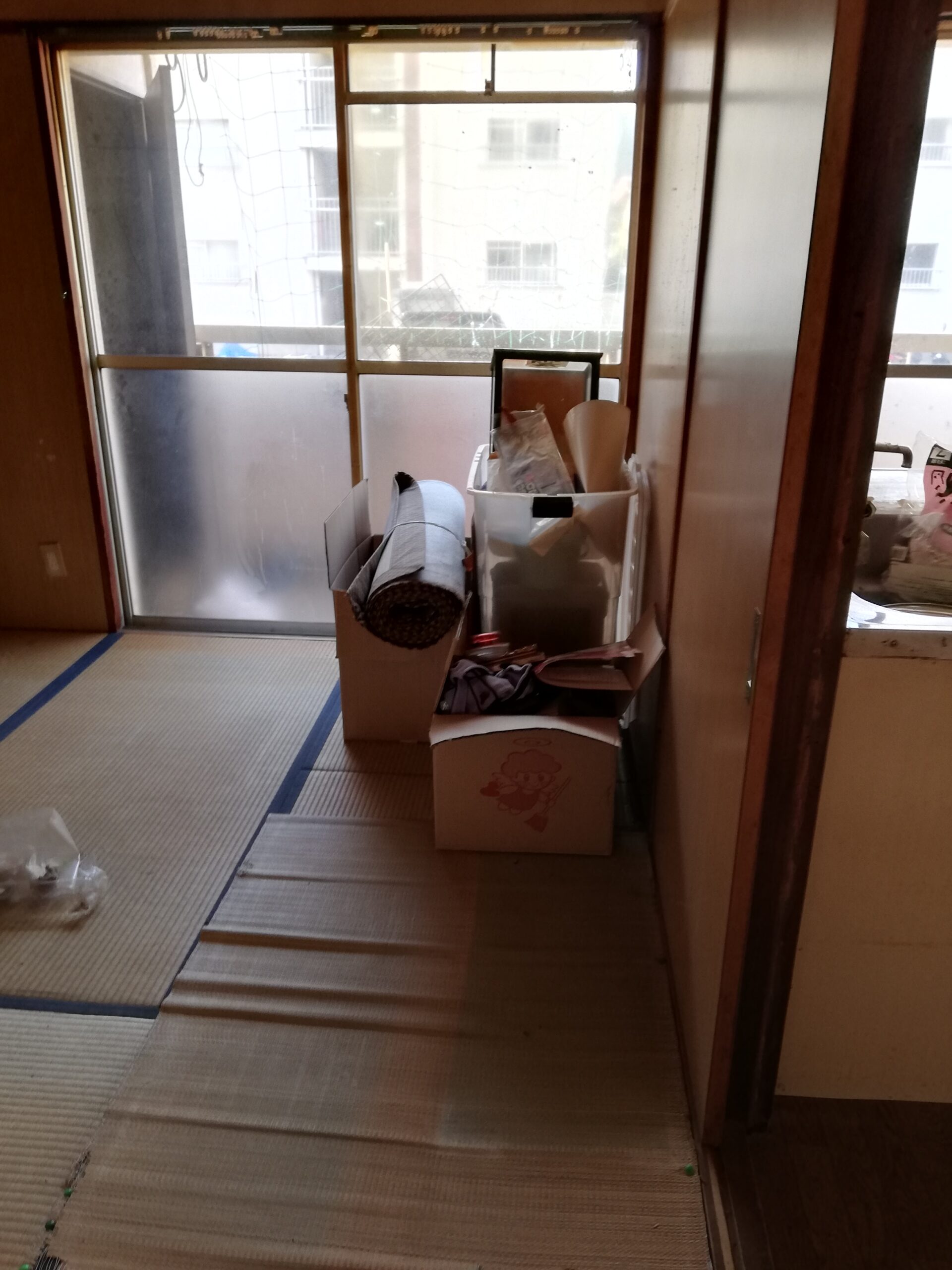 部屋にあるこまごまとした不用品の塊